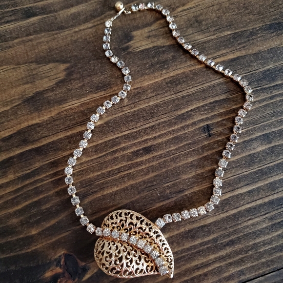 Vintage Gold Tone Leaf Gemstone Fashion Necklace 🍂😍 - Picture 3 of 11